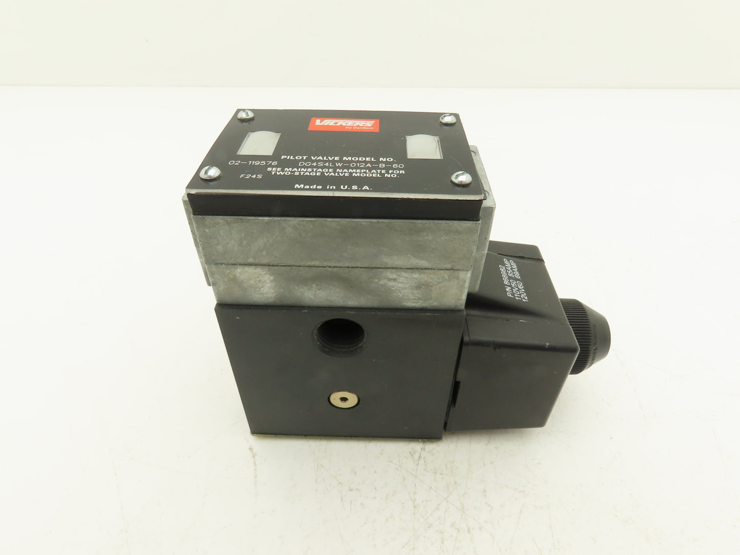 Vickers DG4S4LW-012A-B-60 Directional Control Solenoid Valve 120V 02-119576