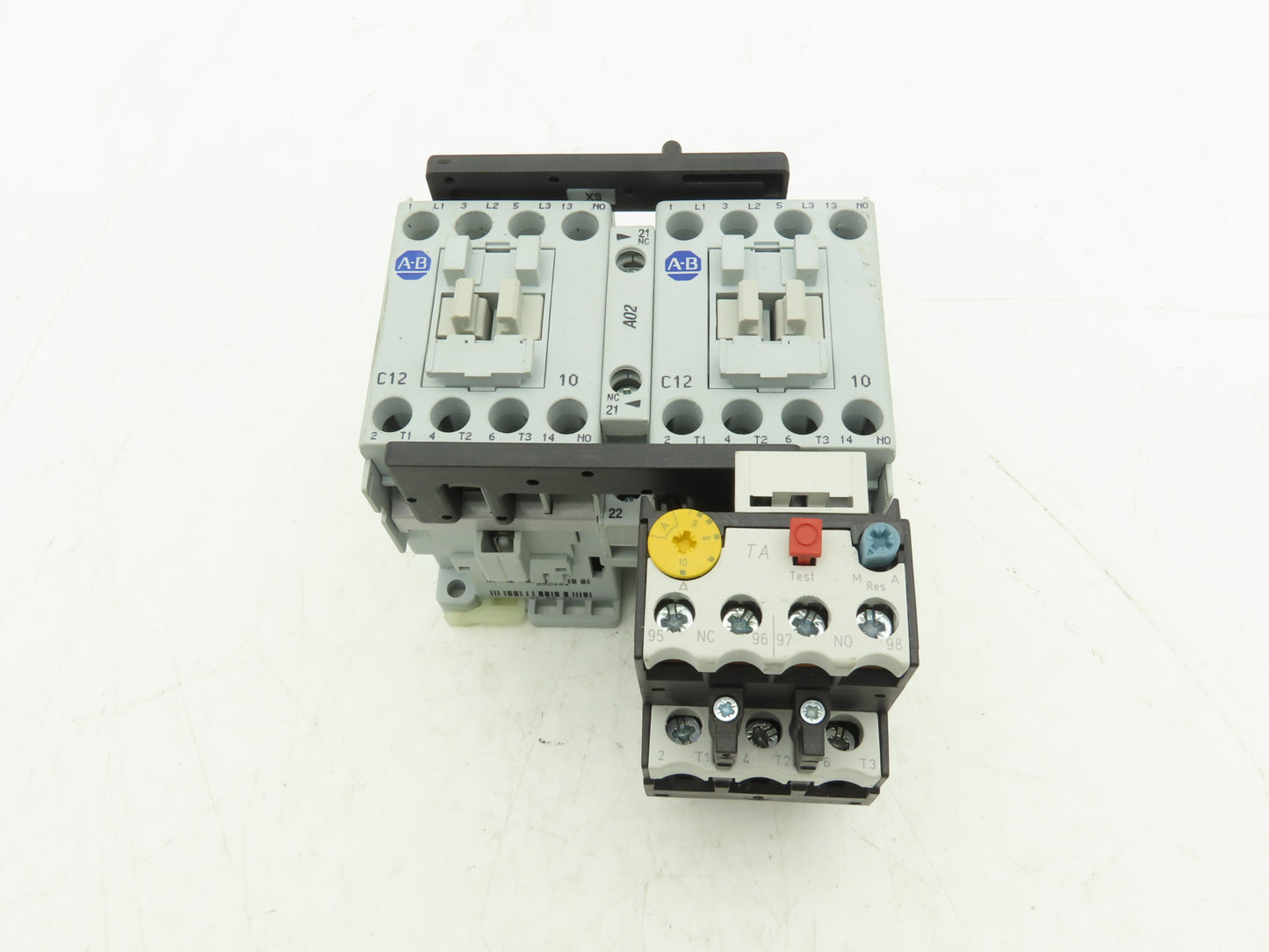 Allen Bradley 100-C12*10 Reversing Motor Starter Overload 120V Coil 104C12D22