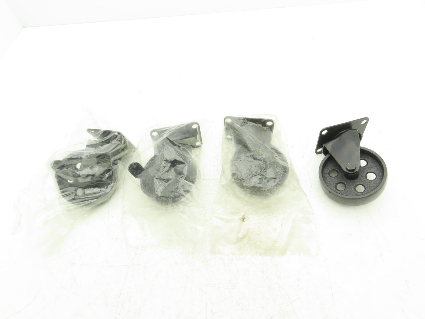 4" Cast Swivel Caster Wheels Two With Locking Break VTG Look Lot of 4