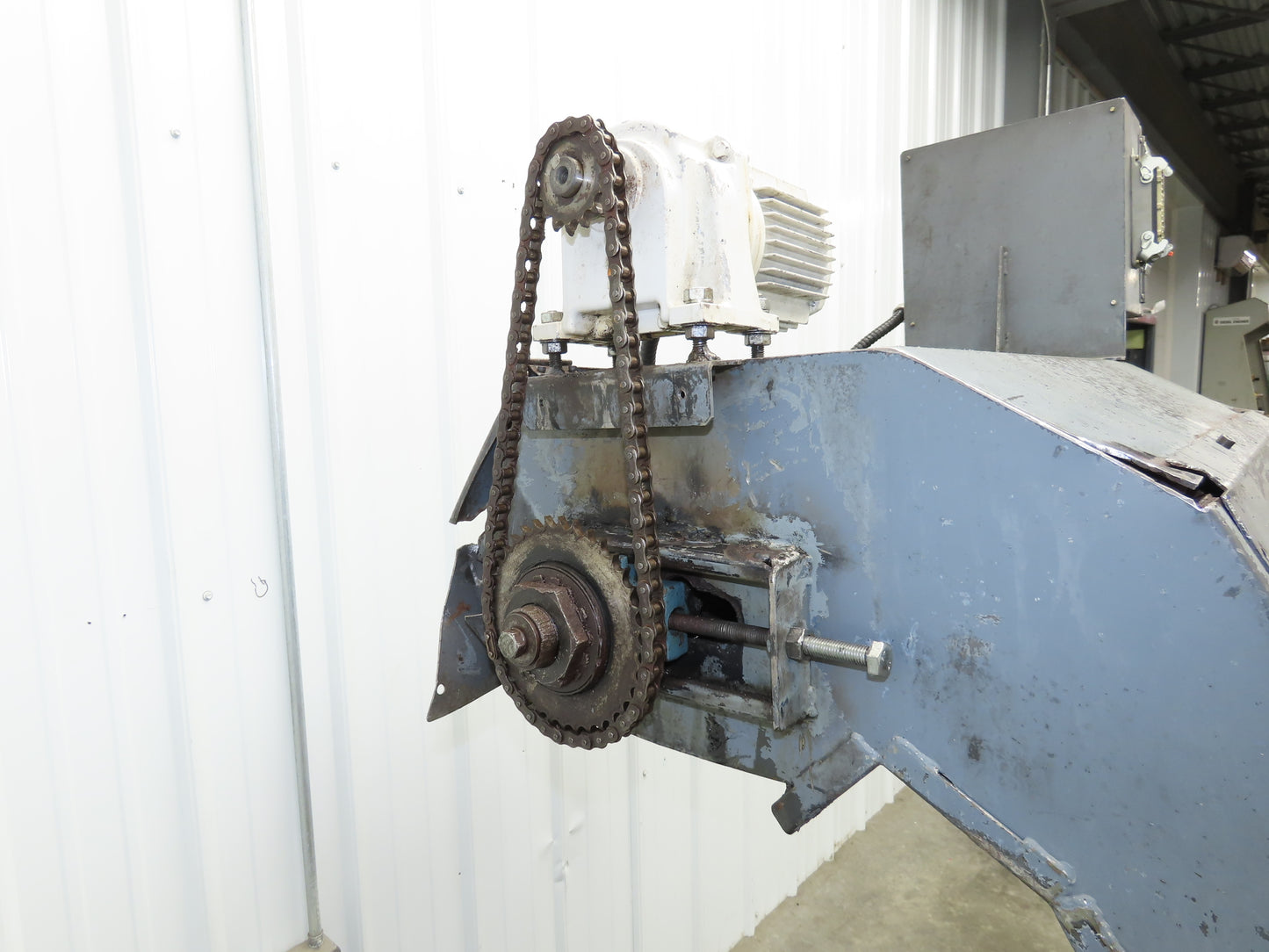 Enomoto 37"W x 8' 4" Chip Conveyor 26"Belt 220V *Needs New Drive Sprockets*