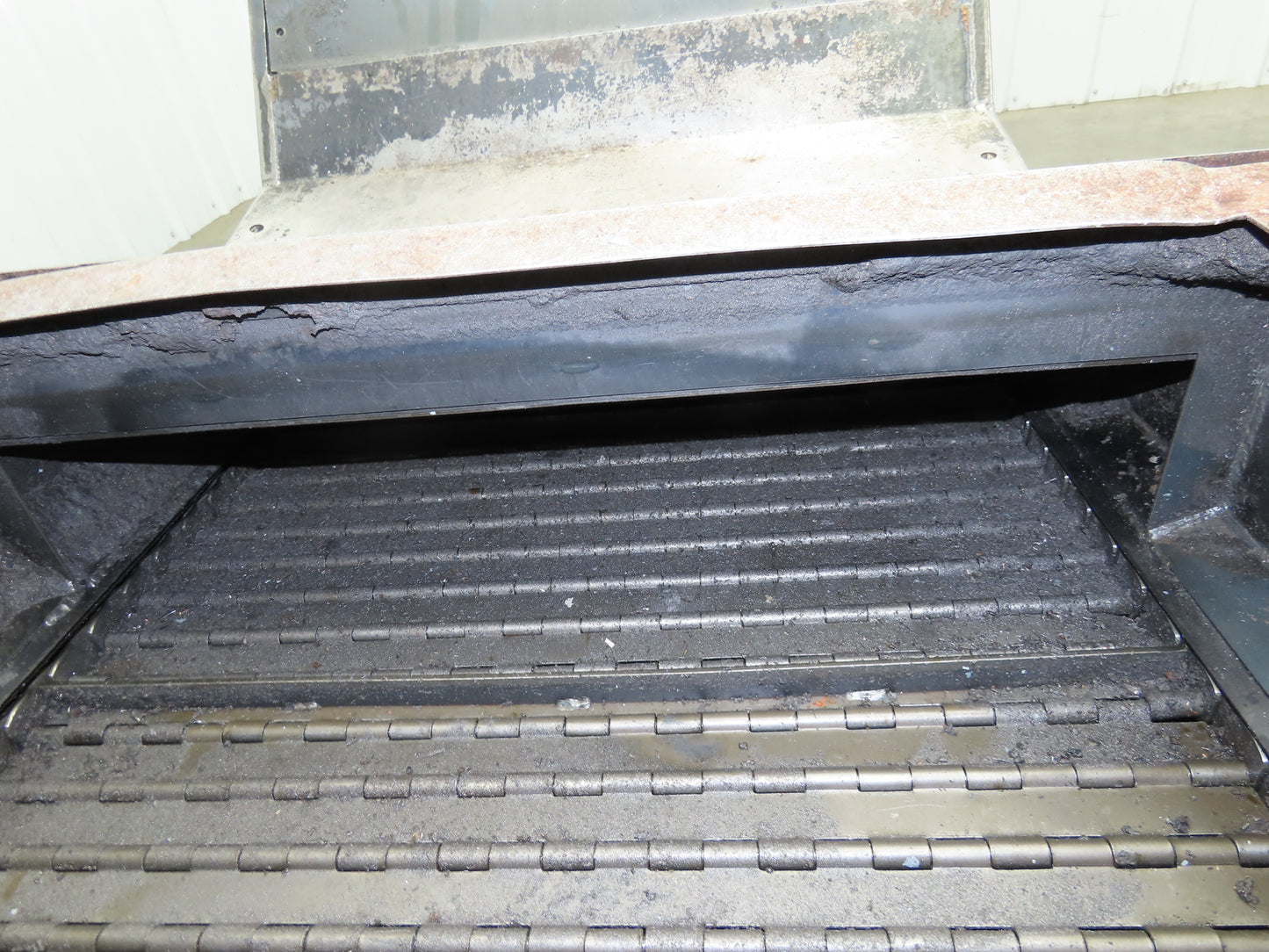 Enomoto 37"W x 8' 4" Chip Conveyor 26"Belt 220V *Needs New Drive Sprockets*