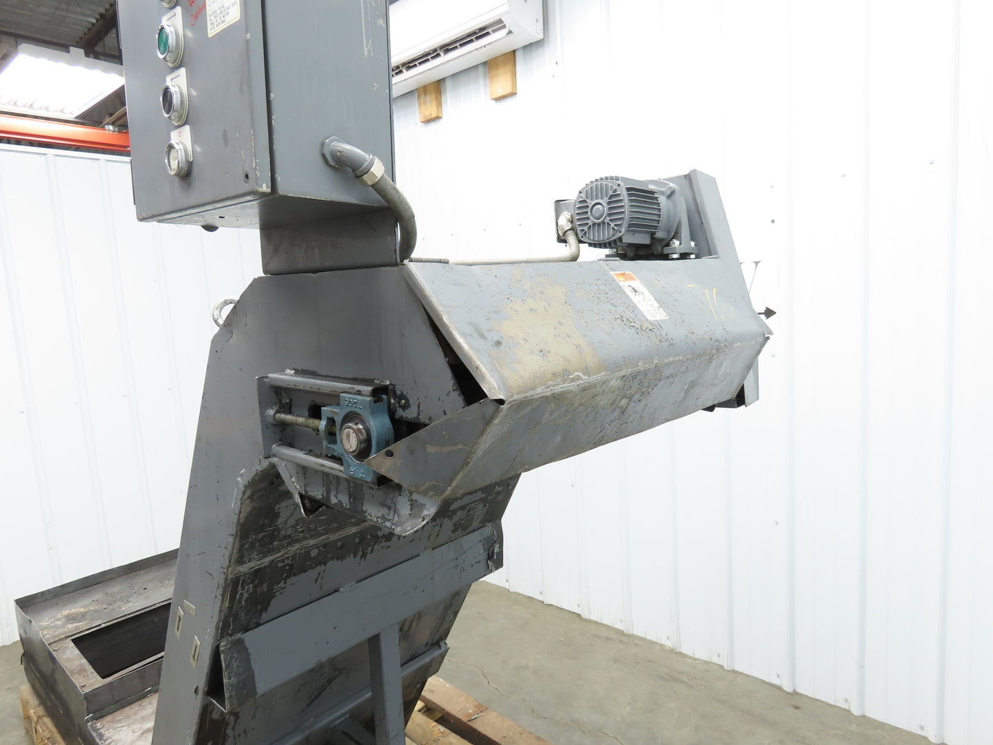 Enomoto 37"W x 8' 4" Chip Conveyor 26"Belt 46" Discharge 220V *READ*