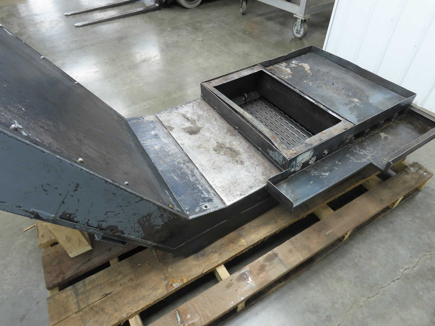 Enomoto 37"W x 8' 4" Chip Conveyor 26"Belt 46" Discharge 220V *READ*