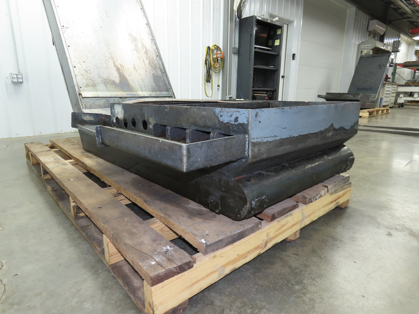 Enomoto 37"W x 8' 4" Chip Conveyor 26"Belt 46" Discharge 220V *READ*