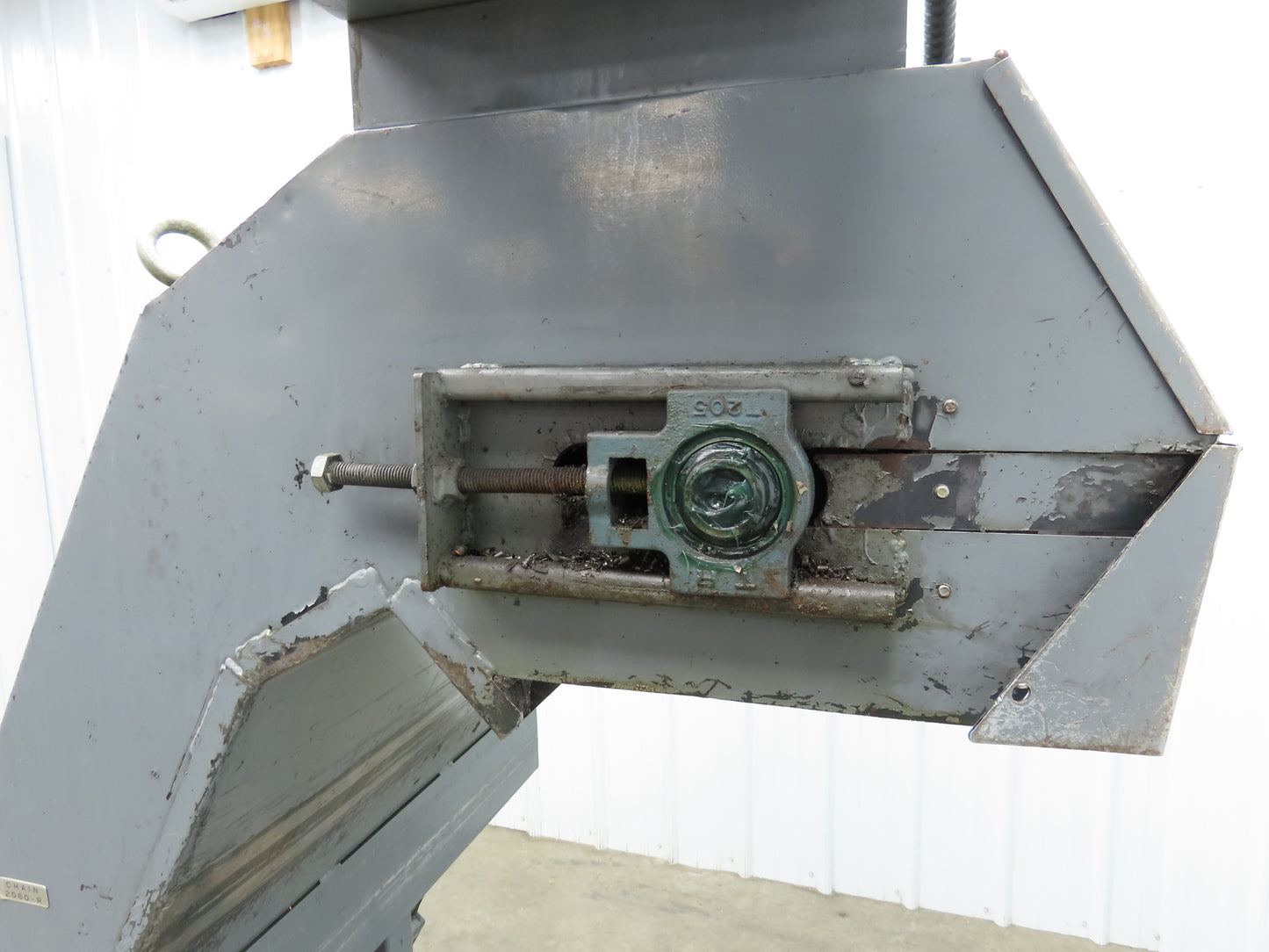 Enomoto 37"W x 8' 4"L Chip Conveyor 26"Belt 46"H Discharge 220V 3PH Chain Drive