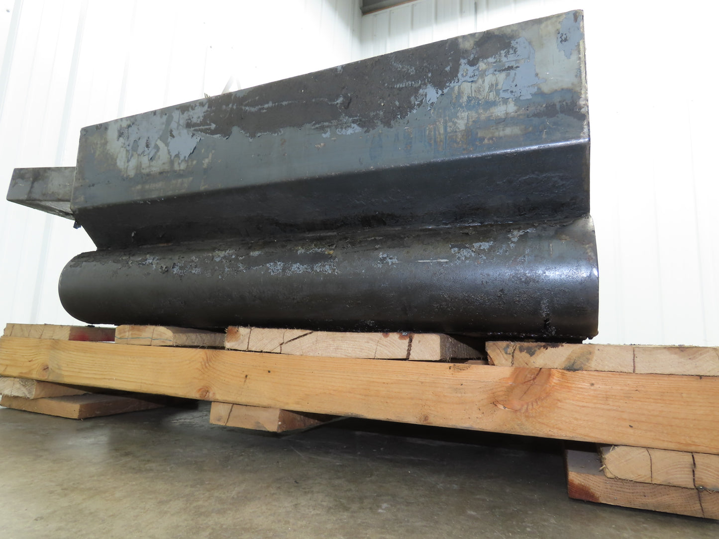 Enomoto 37"W x 8' 4"L Chip Conveyor 26"Belt 46"H Discharge 220V 3PH Chain Drive