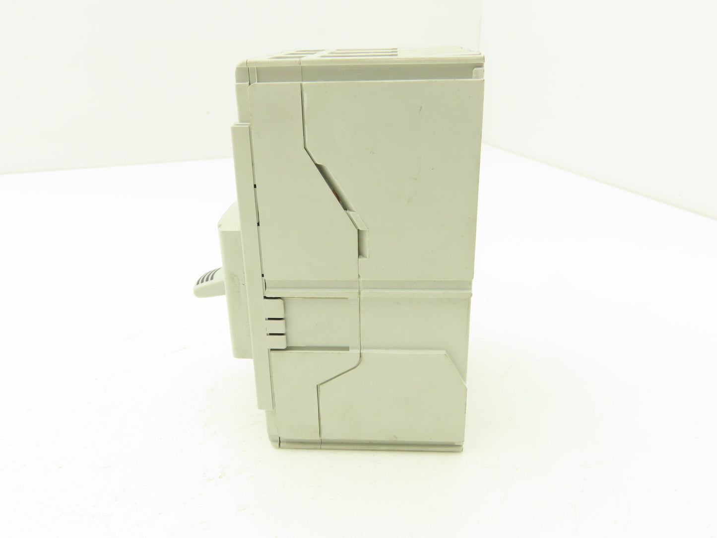 Allen Bradley 140G-G3C3-C30 Circuit Breaker 3P 30A 600V 3PH H-Frame