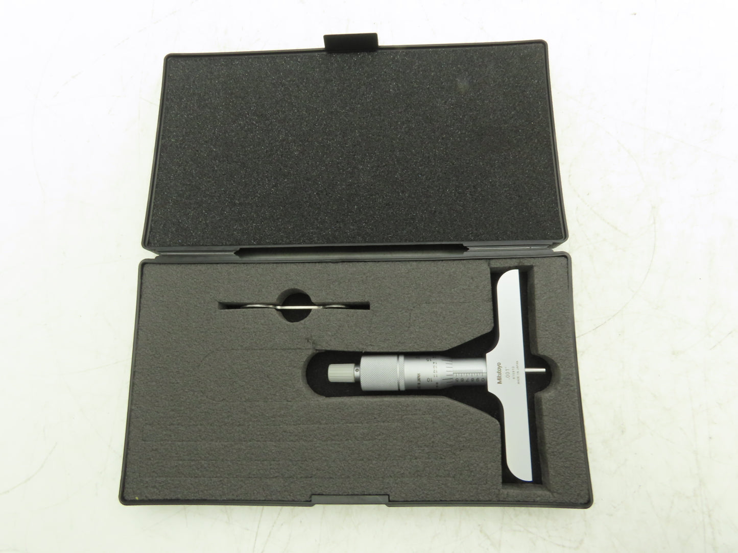 Mitutoyo 128-106 Depth Gage Micrometer 0-1" Range .001"Grad 4" Base