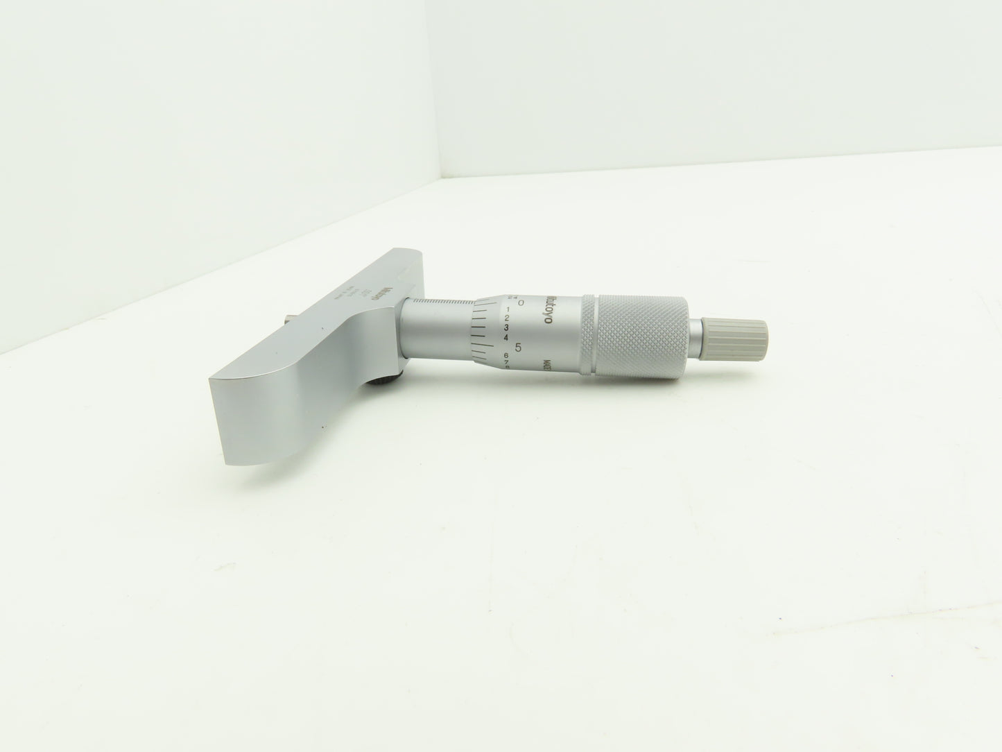 Mitutoyo 128-106 Depth Gage Micrometer 0-1" Range .001"Grad 4" Base