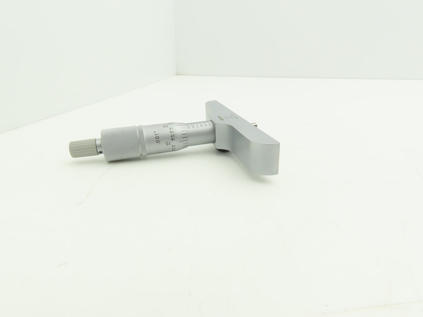 Mitutoyo 128-106 Depth Gage Micrometer 0-1" Range .001"Grad 4" Base