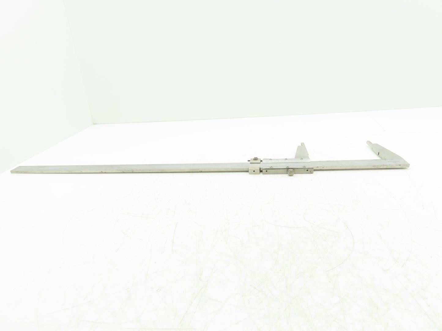 Mitutoyo Vernier Caliper 0-24" Range 600mm .001" Nib Jaws No Case