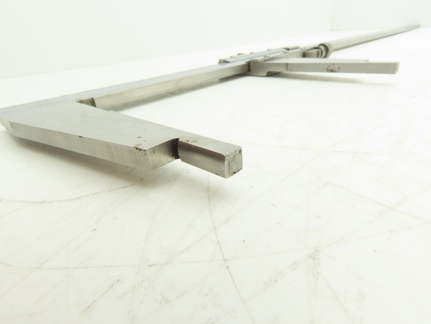 Mitutoyo Vernier Caliper 0-24" Range 600mm .001" Nib Jaws No Case