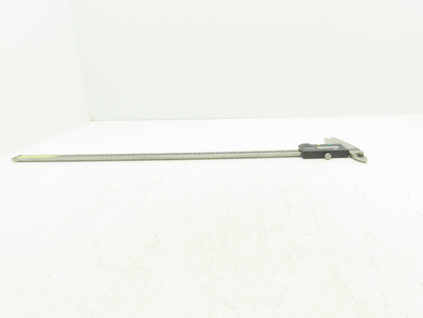 Mitutoyo 500-506-10 Absolute Digimatic Digital Caliper 0-24" 600mm .0005" w/Case