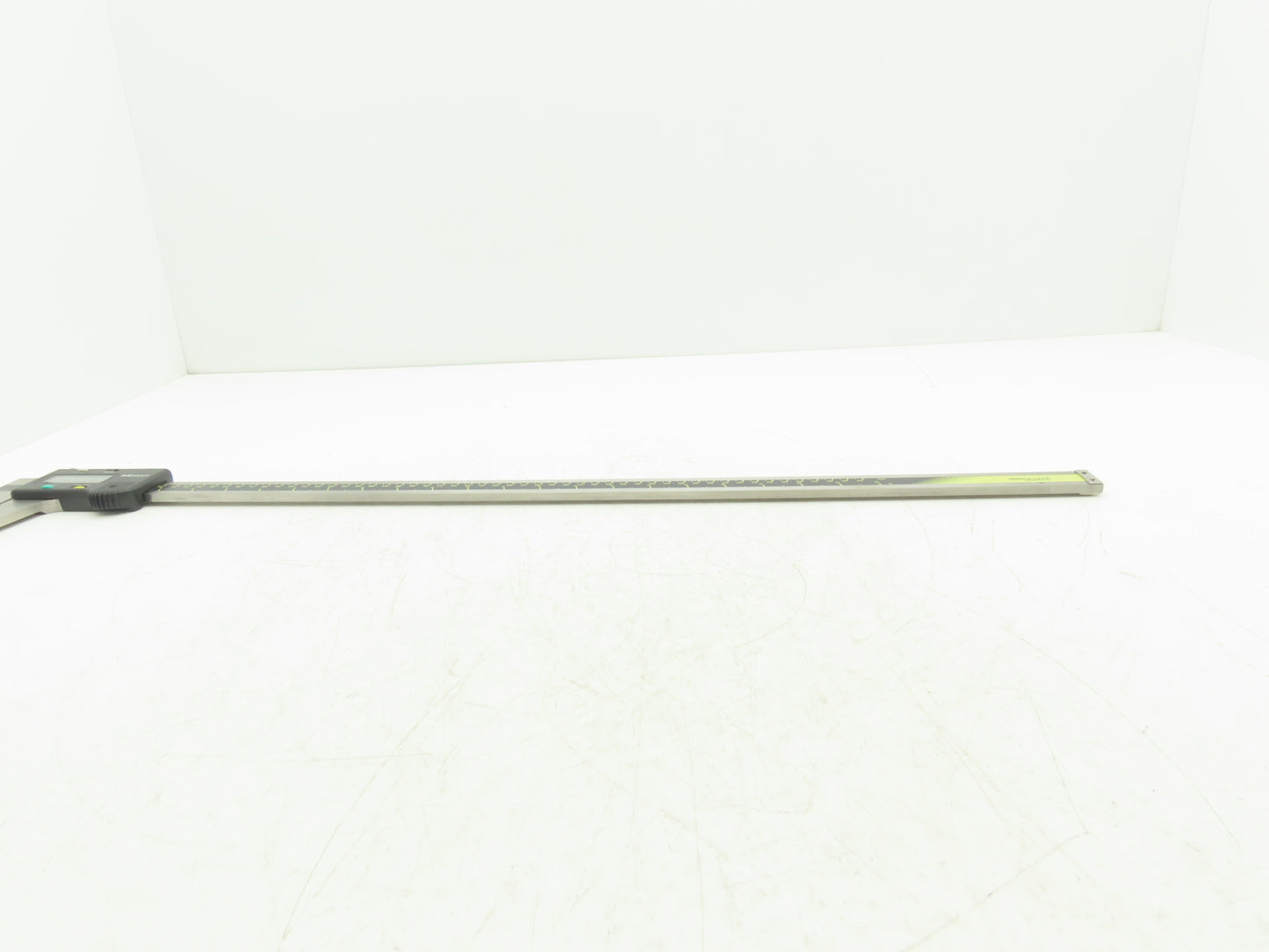 Mitutoyo 500-506-10 Absolute Digimatic Digital Caliper 0-24" 600mm .0005" w/Case