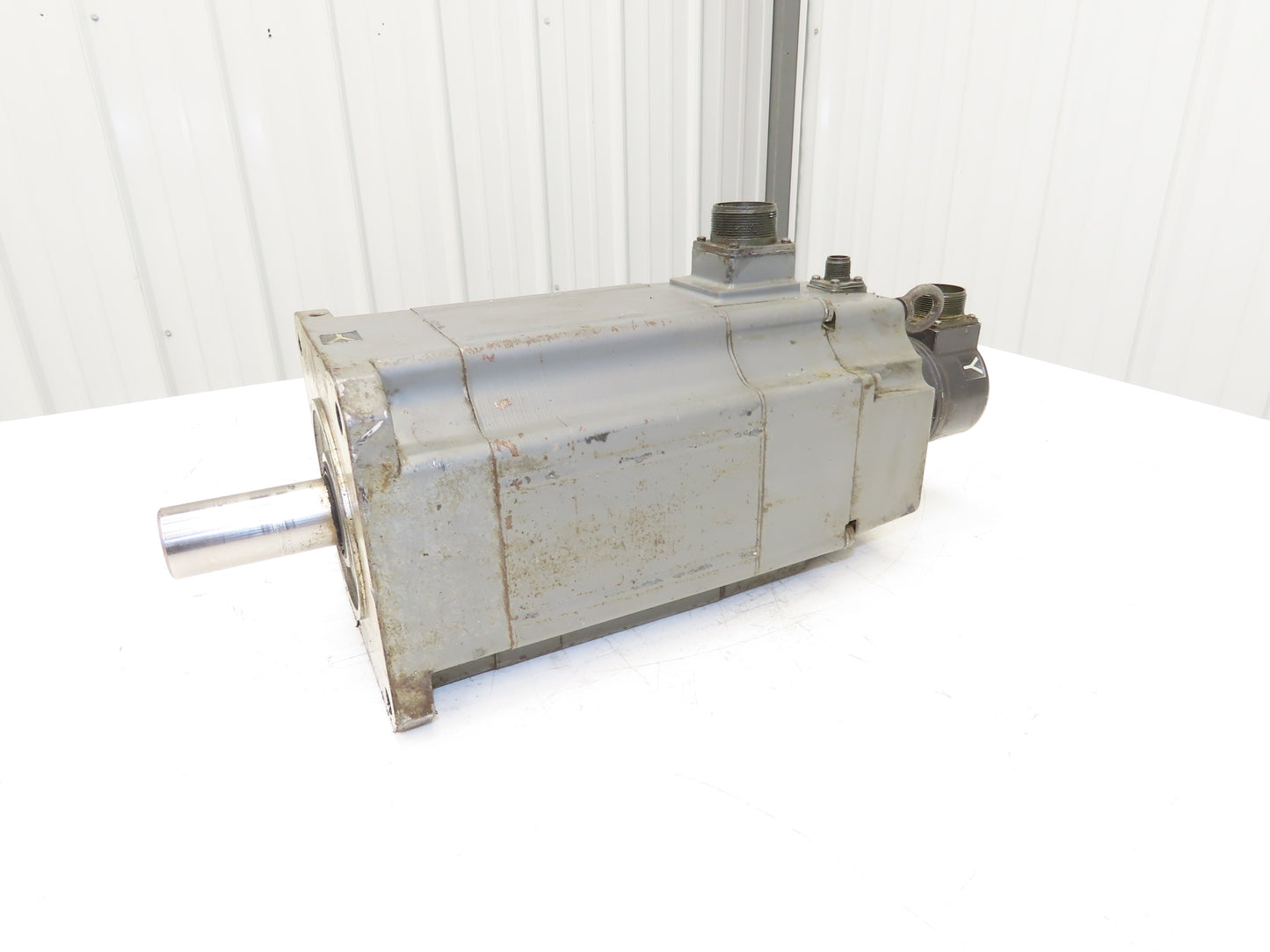 Mitsubishi HA203CBS AC Servo Motor 3PH W/Encoder OSE5KN-6-12-108