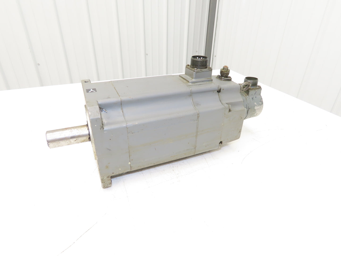 Mitsubishi HA203CBS AC Servo Motor 3PH W/Encoder OSE5KN-6-12-108 READ