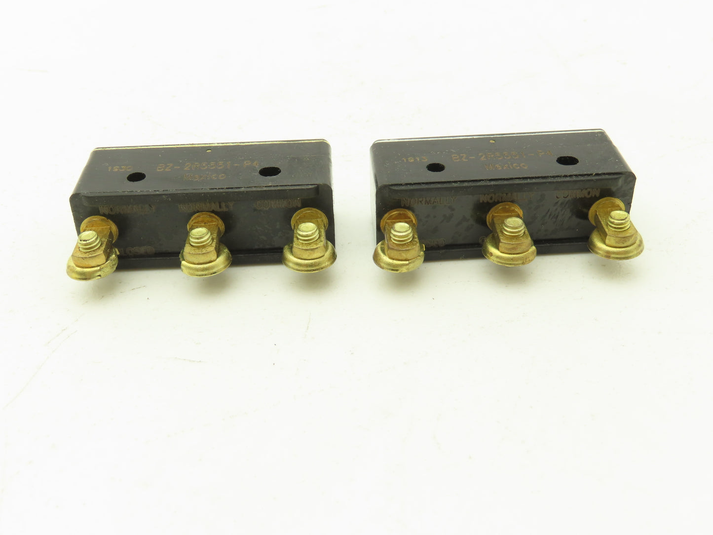 Honeywell BZ-2R5551-P4 Micro Switch Pin Plunger 15A 125/250/480VAC Lot of 2