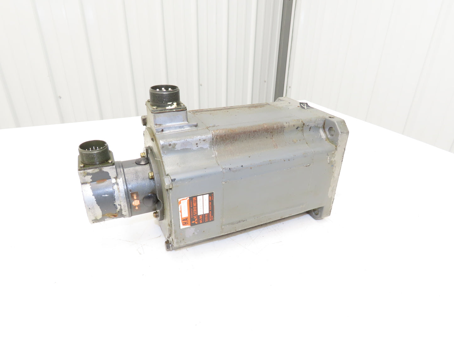 Mitsubishi HA203CS AC Servo Motor 3PH W/Encoder OSE5KN-6-12-108