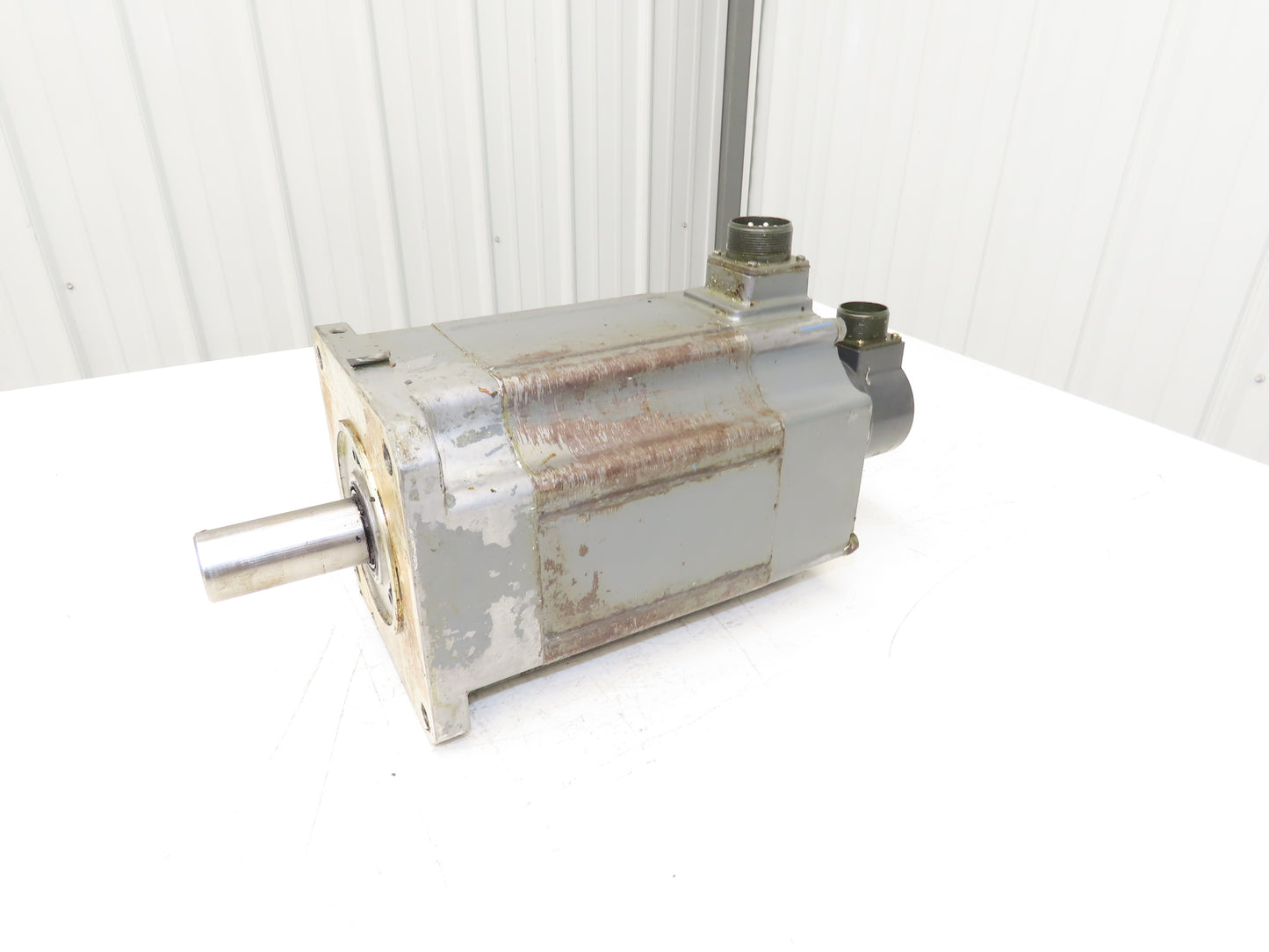Mitsubishi HA203CS AC Servo Motor 3PH W/Encoder OSE5KN-6-12-108