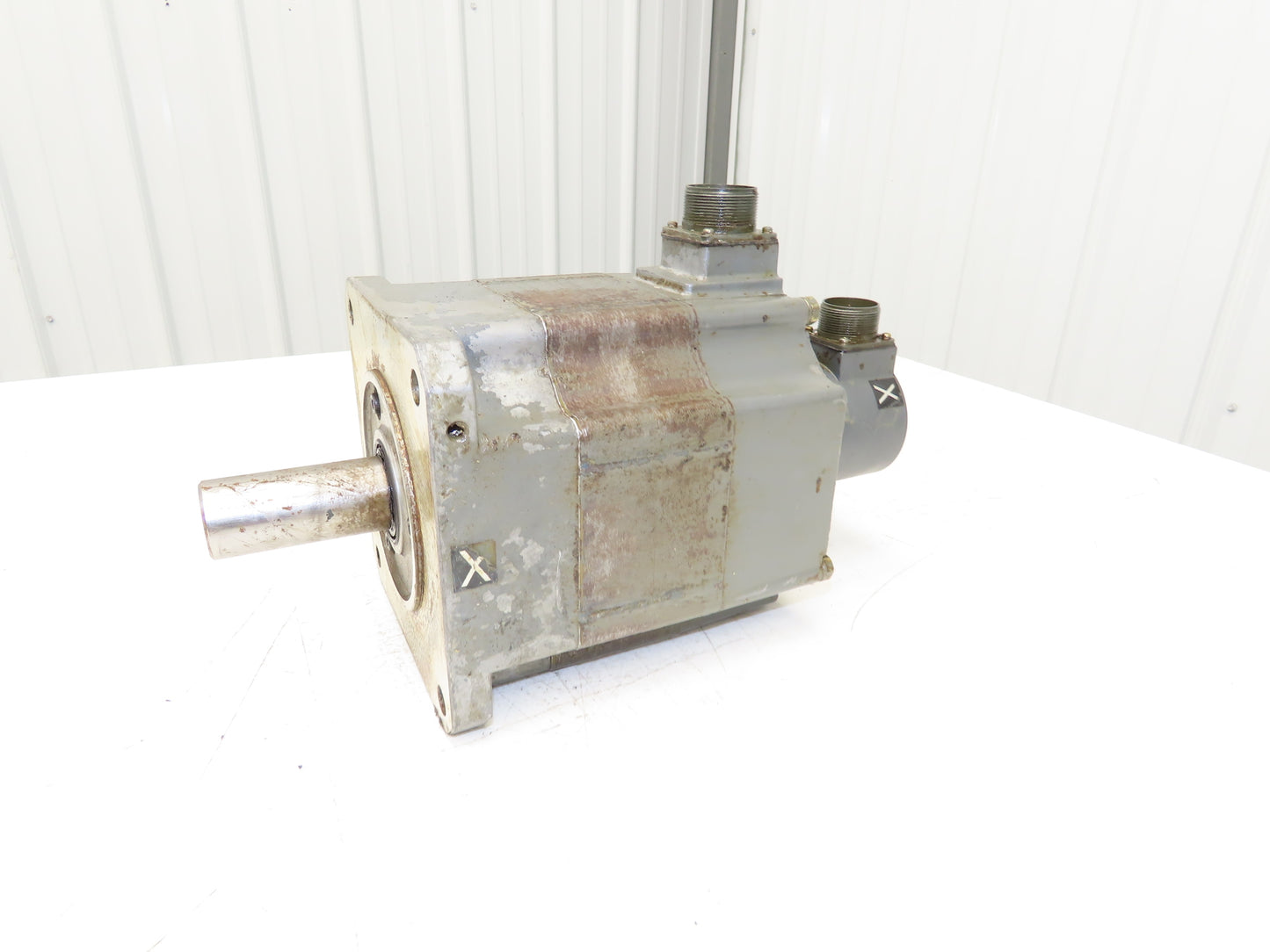 Mitsubishi Electric HA103C S AC Servo Motor 3PH W/Encoder 35mm Shaft