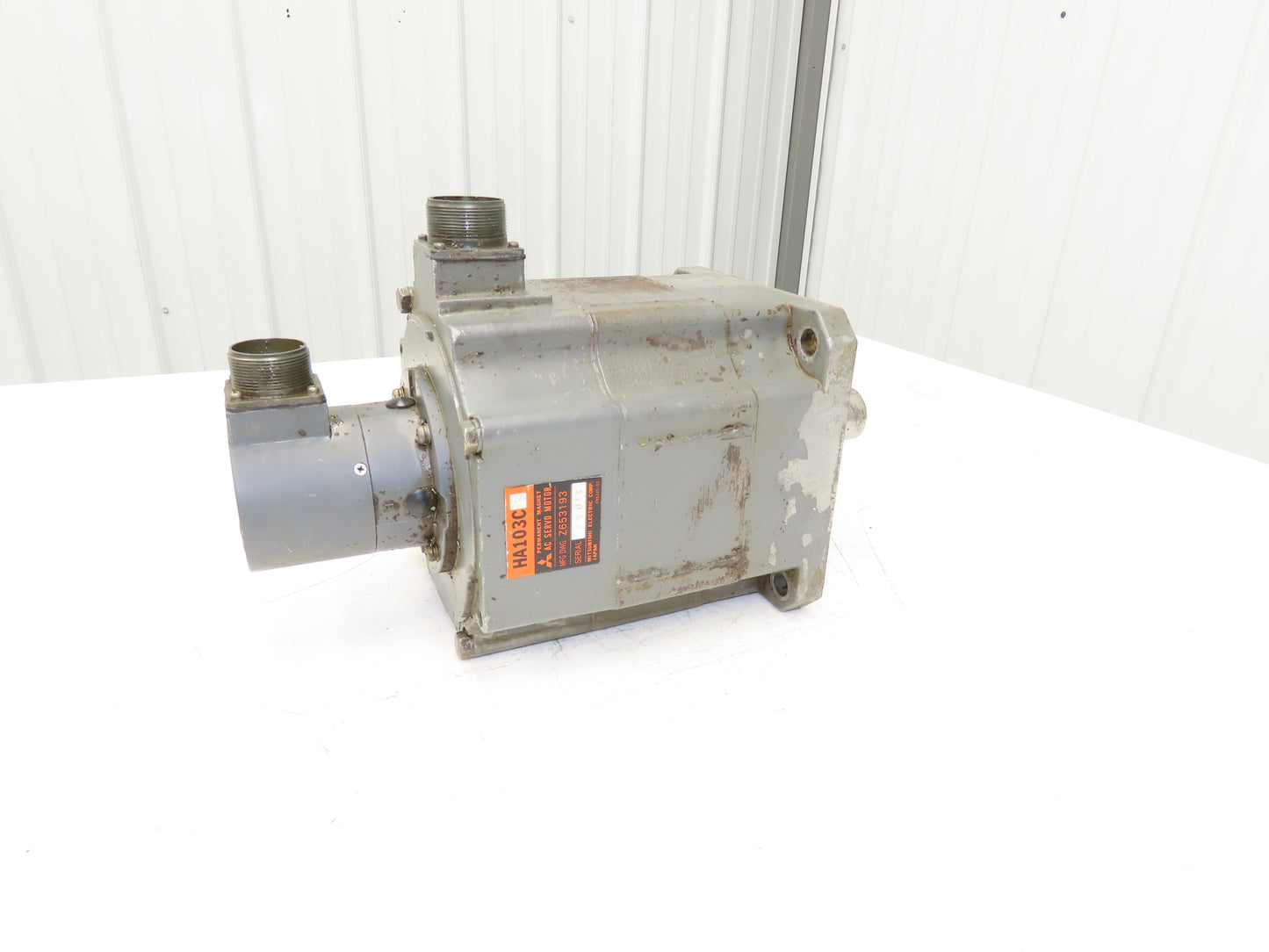Mitsubishi Electric HA103C S AC Servo Motor 3PH W/Encoder 35mm Shaft