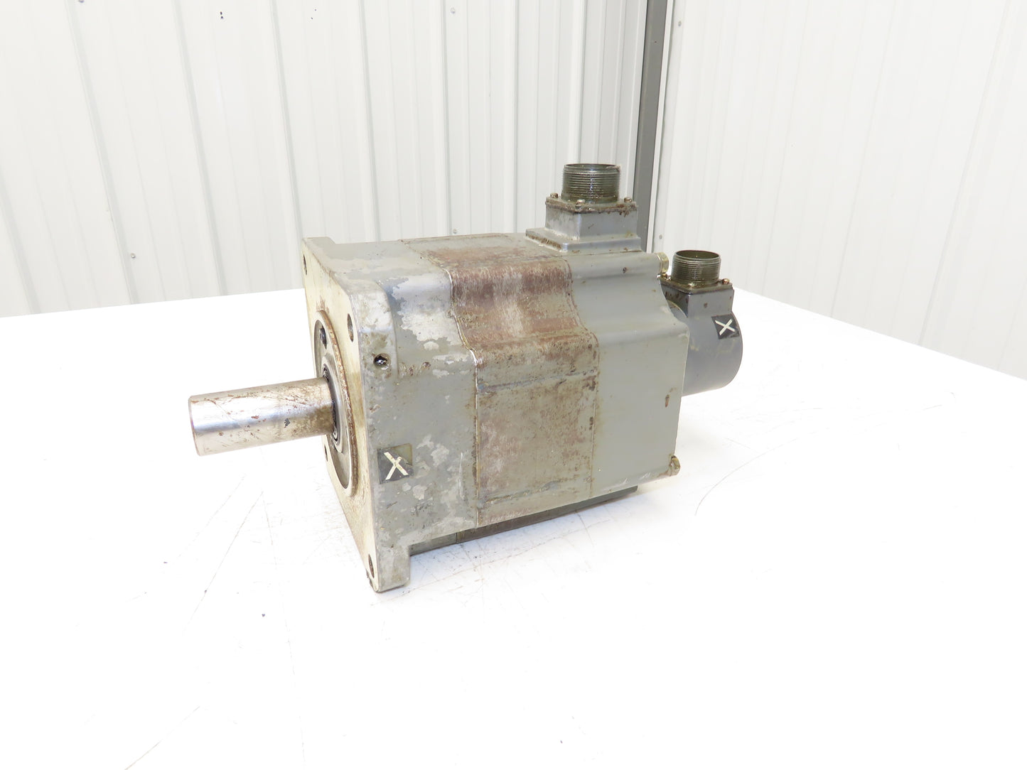 Mitsubishi Electric HA103C S AC Servo Motor 3PH W/Encoder 35mm Shaft
