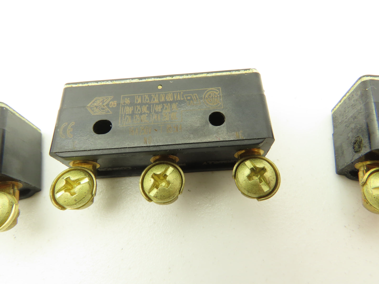 Honeywell BZ-2R5551-P4 Micro Switch Pin Plunger 15A 125/250/480VAC Lot of 3