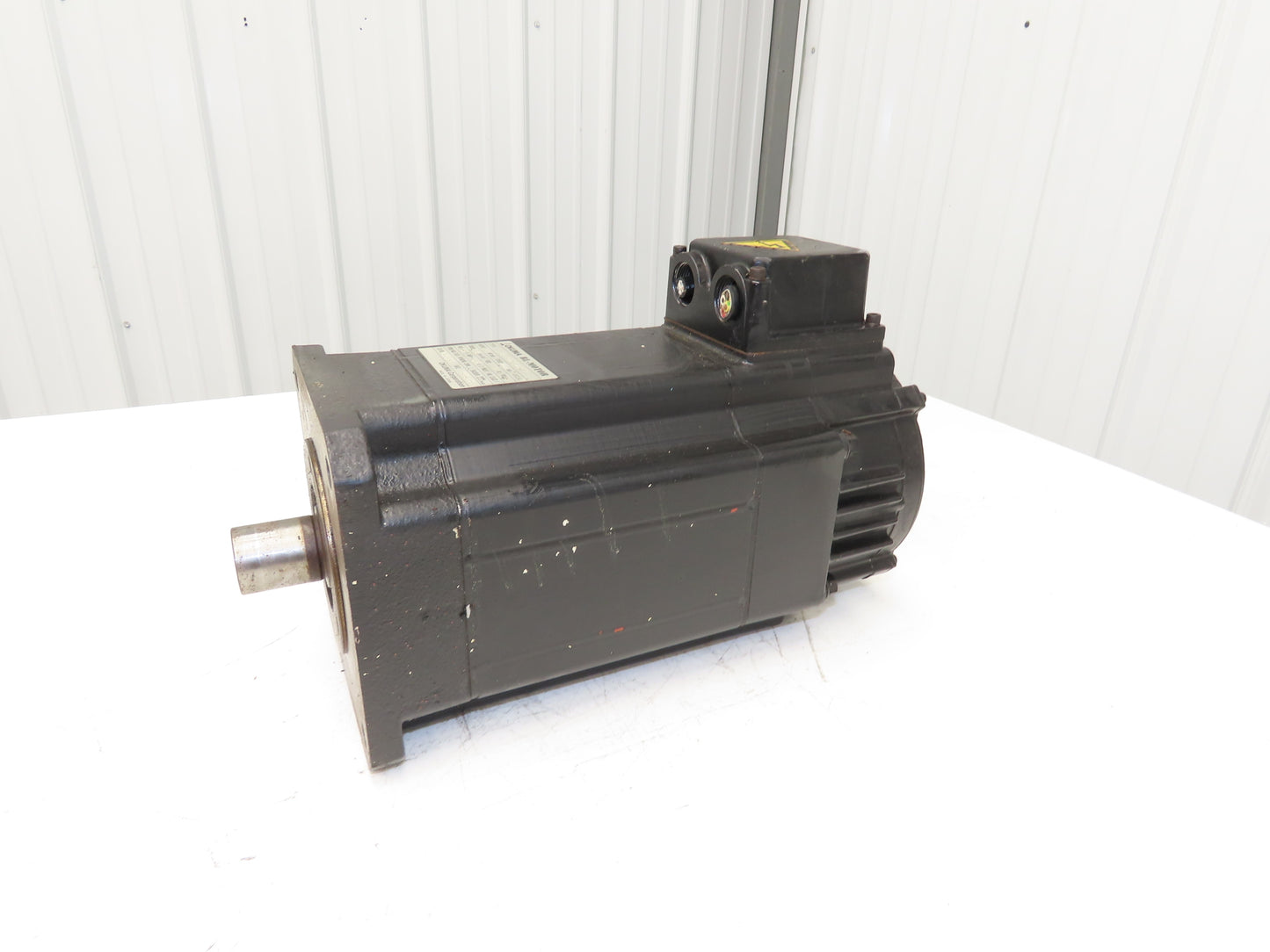 Okuma BL-MH201E-20SN-A AC Servo Motor 4kW 2000 RPM 159V 3PH Encoder ER-FC-2048D