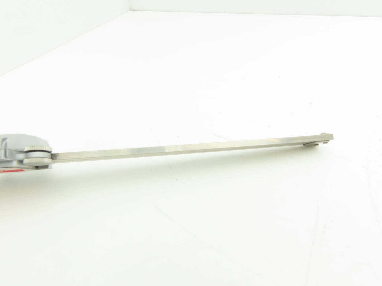 Mitutoyo 573-725-20 Digimatic Point Tip Caliper 0-6" 150mm .0005" NTD12P-P6"M