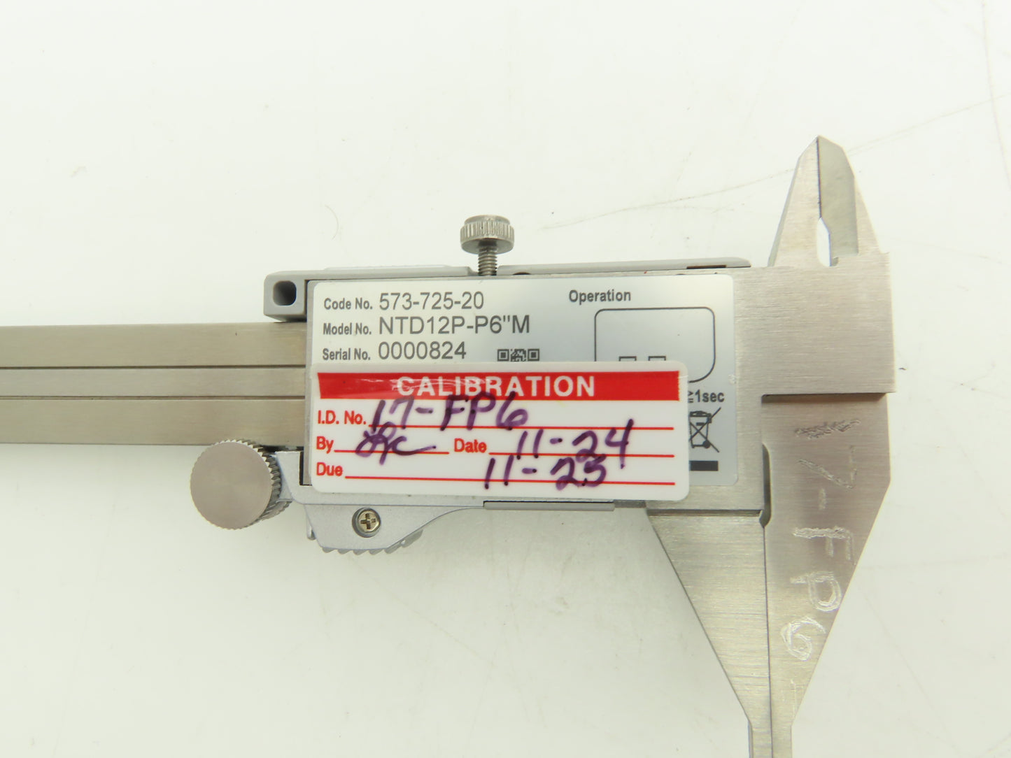 Mitutoyo 573-725-20 Digimatic Point Tip Caliper 0-6" 150mm .0005" NTD12P-P6"M