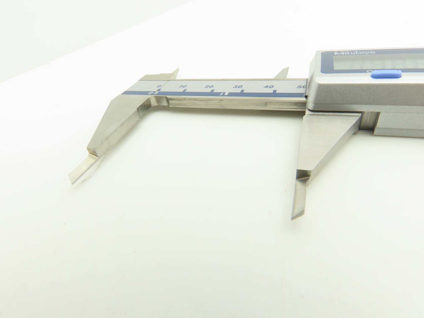 Mitutoyo 573-725-20 Digimatic Point Tip Caliper 0-6" 150mm .0005" NTD12P-P6"M