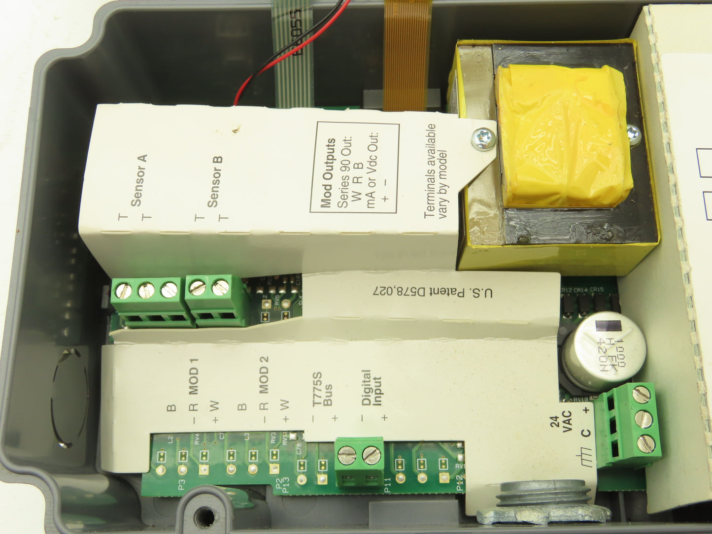 Honeywell T775B2040 Single Stage Heating and cooling Controller