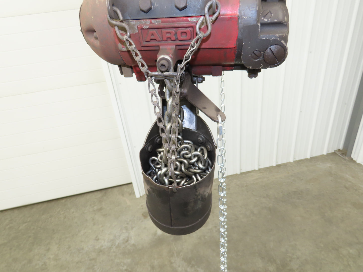 Aro R 1/4 Ton 500lb Pneumatic Air Chain Hoist 20' Lift Travel 15' Pull Chain
