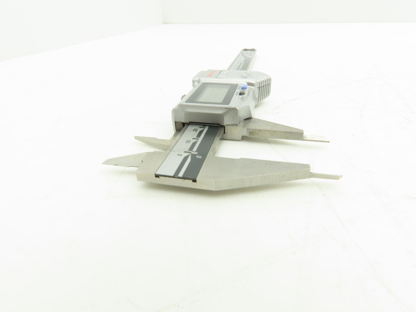 Mitutoyo 573-725 Digimatic Point Tip Caliper 0-6" 150mm .0005" NTD12P-6"PMX