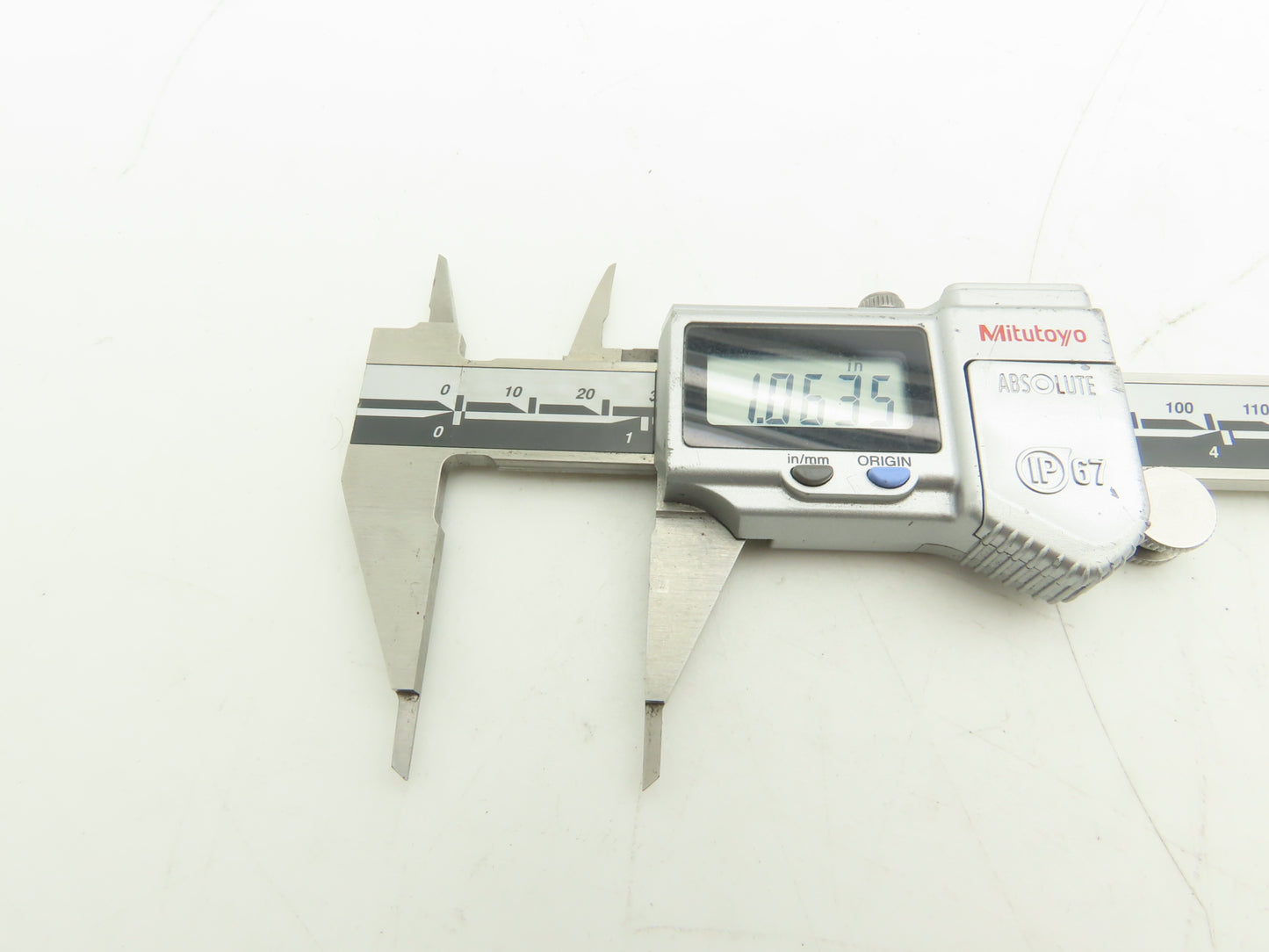 Mitutoyo 573-725 Digimatic Point Tip Caliper 0-6" 150mm .0005" NTD12P-6"PMX