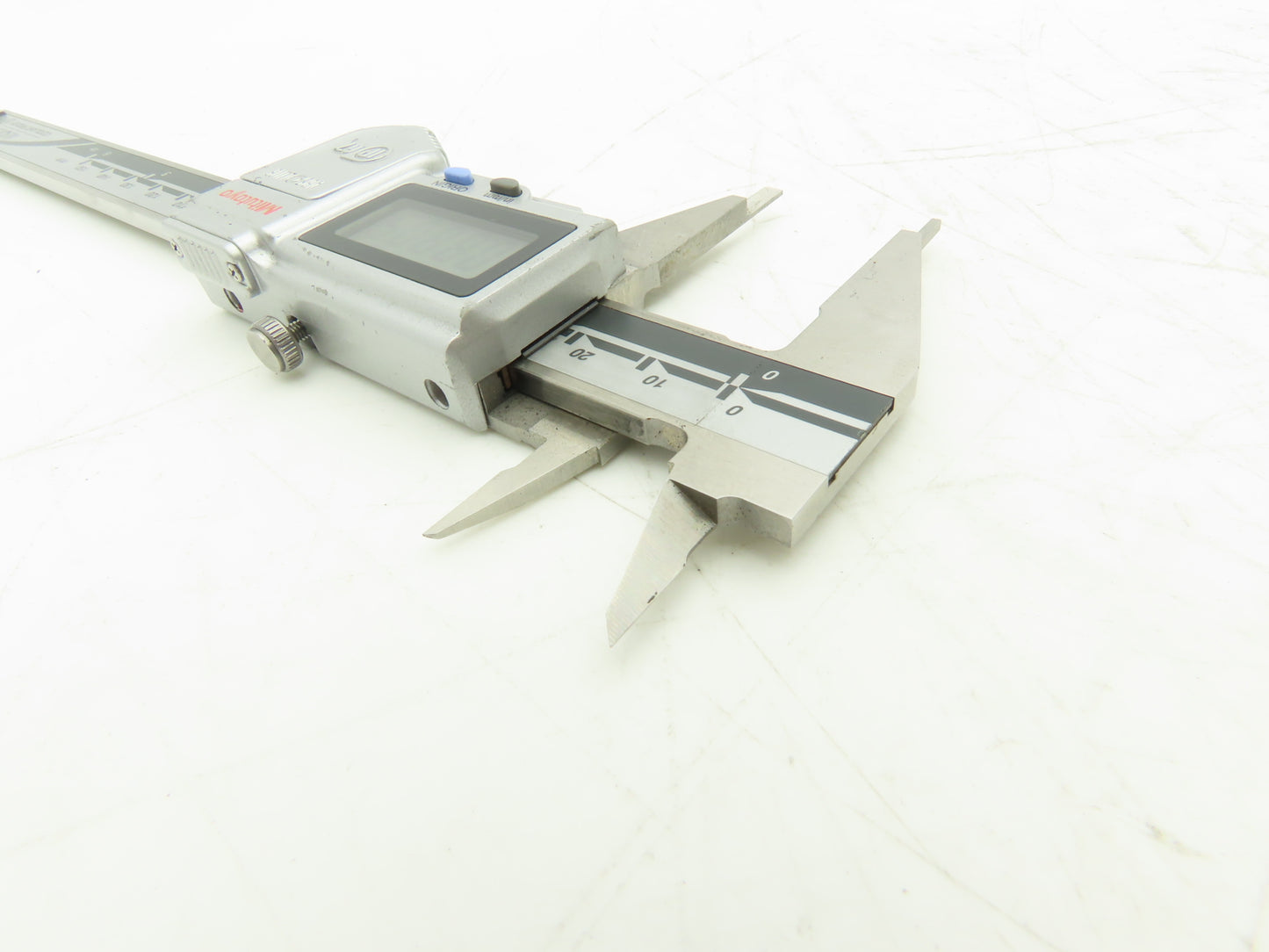 Mitutoyo 573-725 Digimatic Point Tip Caliper 0-6" 150mm .0005" NTD12P-6"PMX