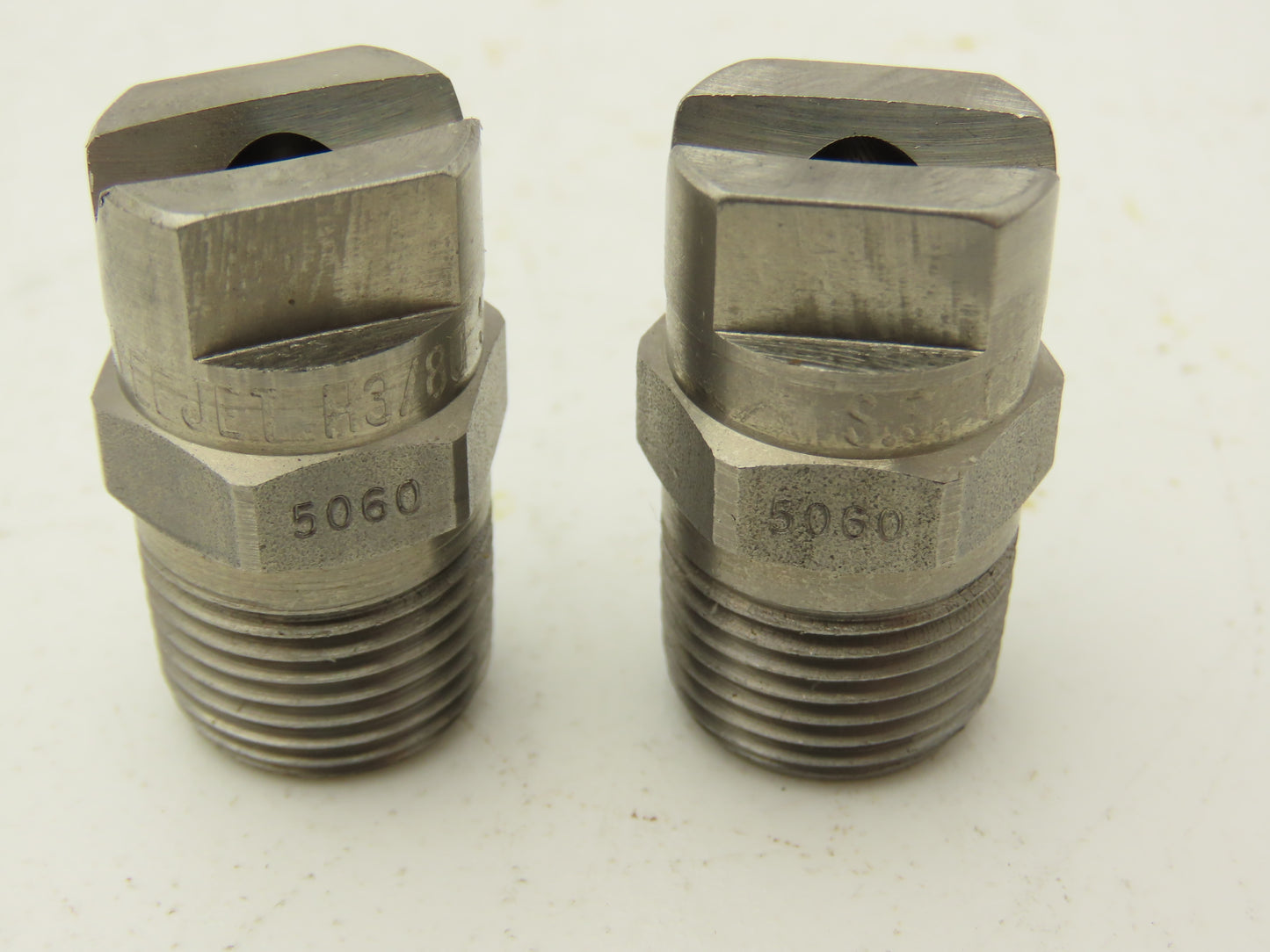 Spraying Systems H3/8U-SS5060 Veejet Stainless Spray Nozzle 3/8" NPT Lot of 12