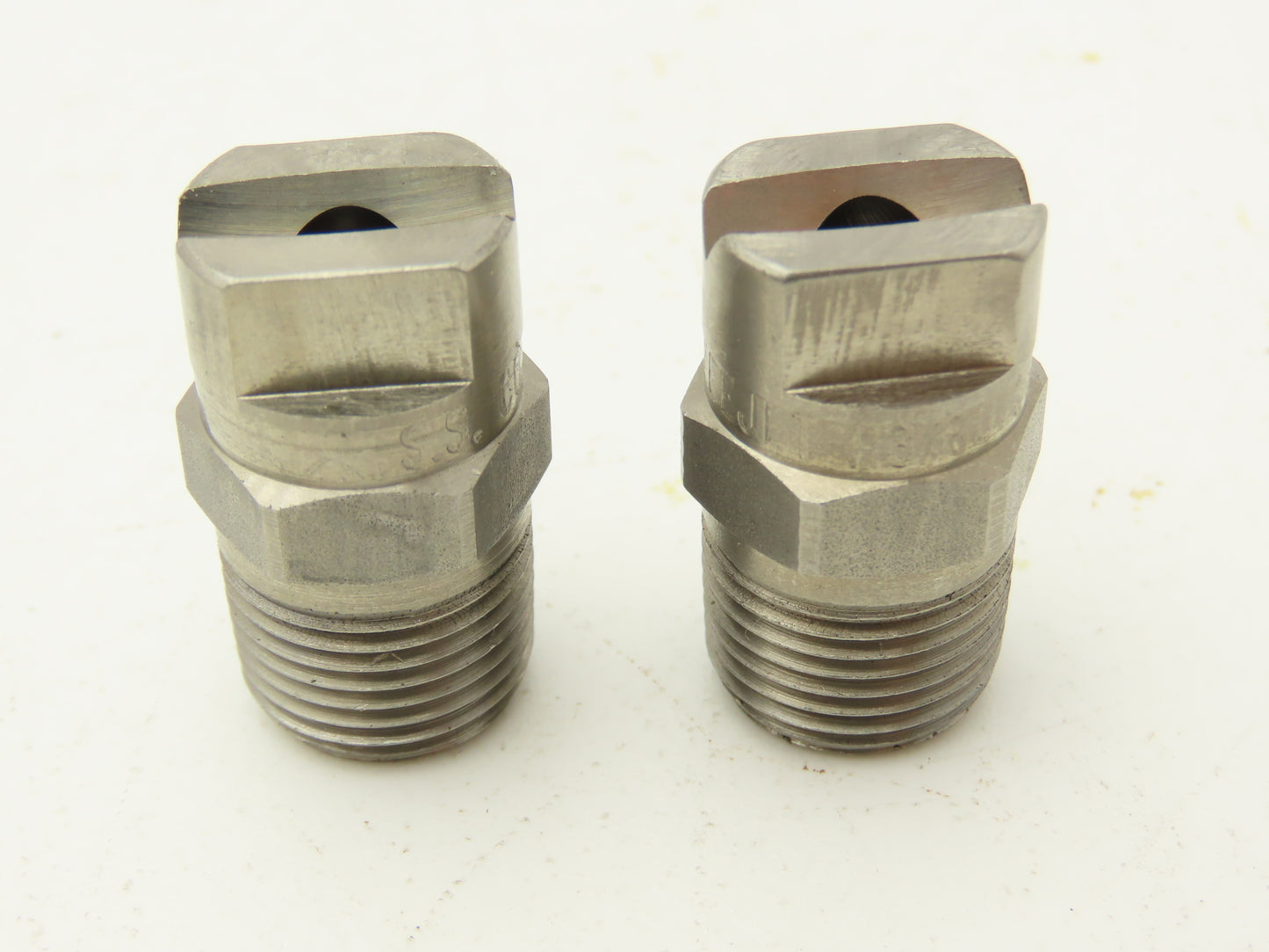 Spraying Systems H3/8U-SS5060 Veejet Stainless Spray Nozzle 3/8" NPT Lot of 12