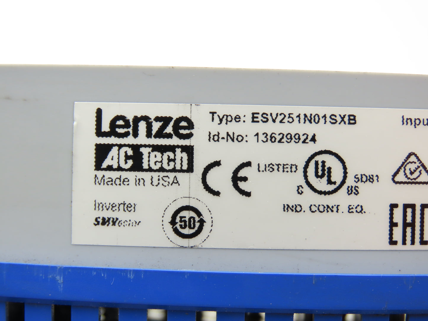 Lenze ESV251N01SXB SMV Drive 1/3HP 1240/240 VAC Input 0-500Hz 0-230 3ph .33Hp
