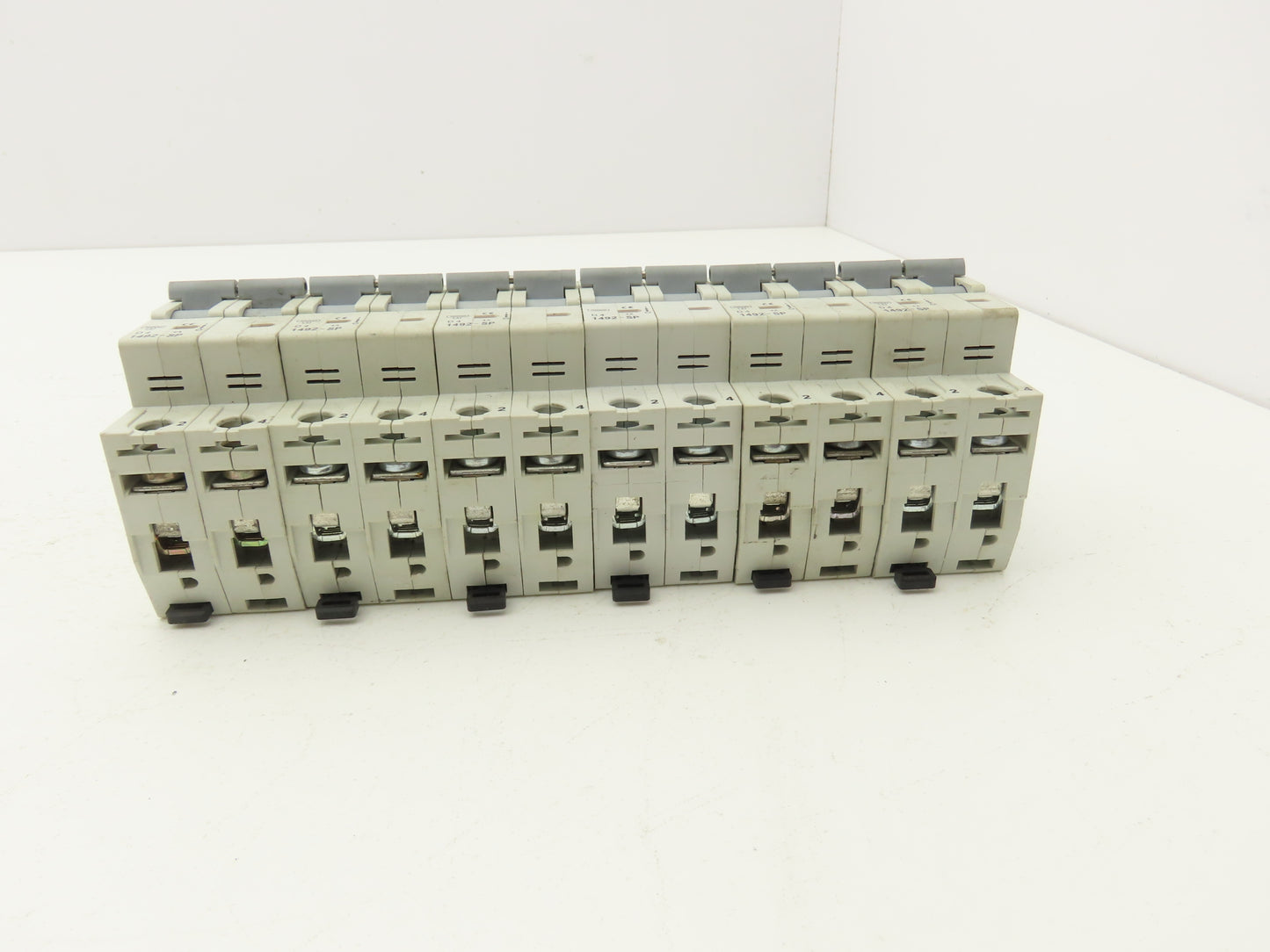 Allen Bradley 1492-SP2D040 Mini Circuit Breaker 4A 2-Pole 480V Ser C Lot of 6