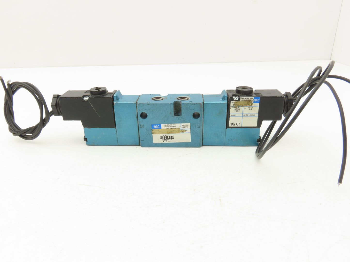 MAC 821C-PP-111CA-152 Pneumatic Double Solenoid 4/3 Spool Valve 120V 1/4" NPT