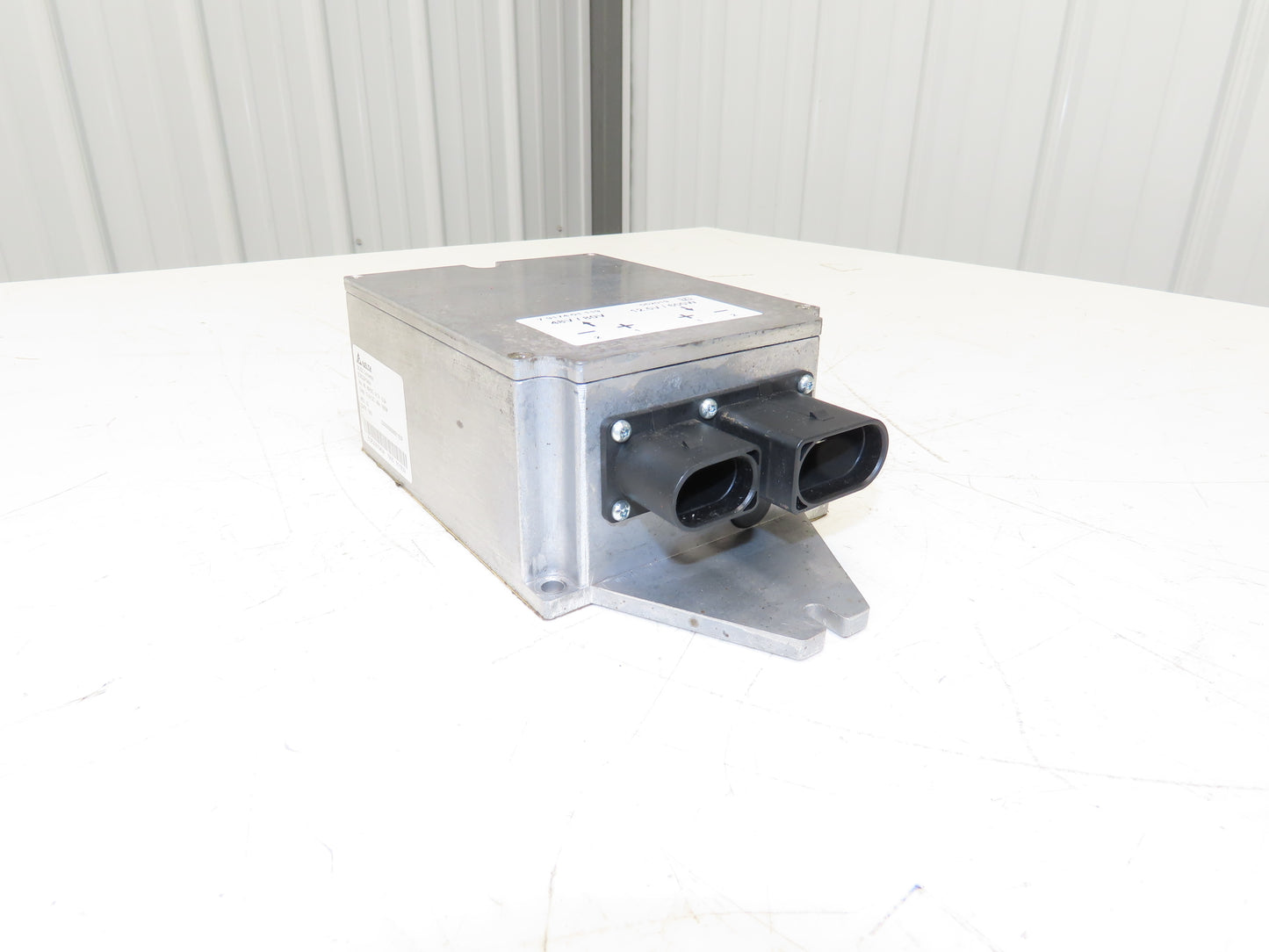 Delta EOE23010424 Forklift DC/DC Converter 48-80V In 12.5V Out Off Linde E20C