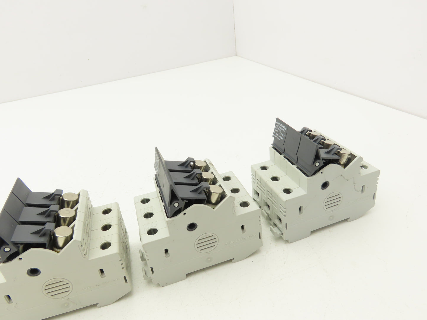 Allen Bradley 1492-FB3C30-L Fuse Holder 30 Amp 3 Pole 600V Indicator Lot of 3