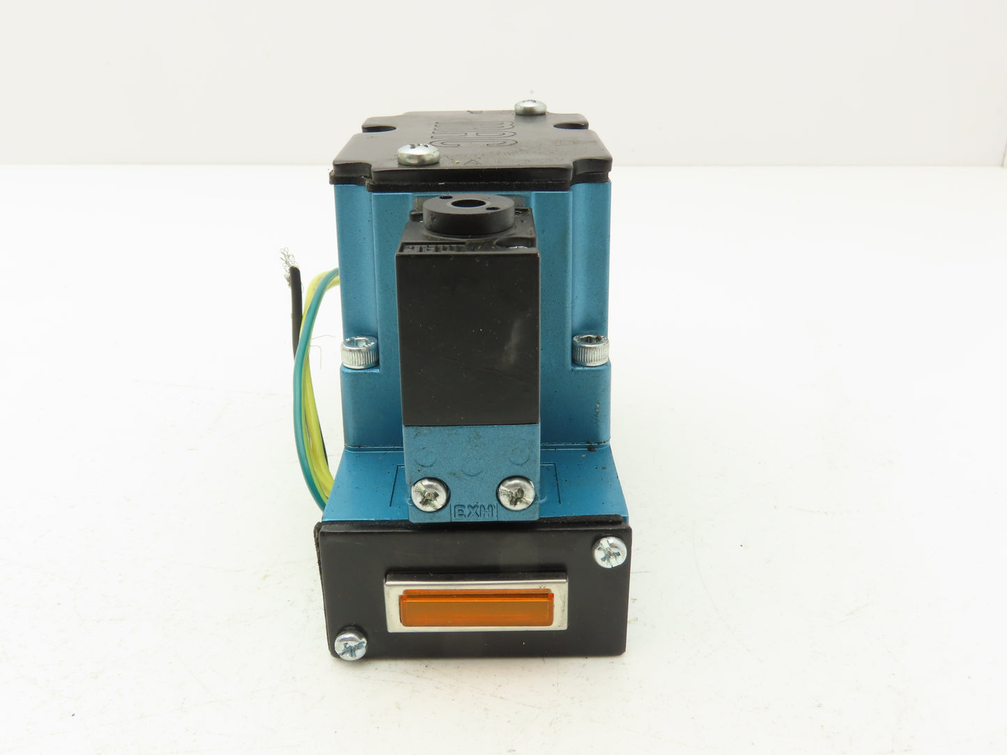 MAC 6311D-212-PM-111DA Pneumatic Solenoid Valve 120VAC 3/8"NPT W/Manifold 150PSI