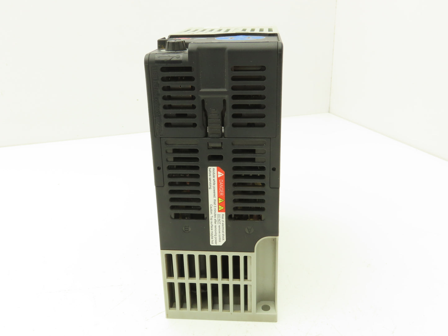 Allen Bradley 25B-D2P3N104 PowerFlex 525 VFD AC Drive 1Hp 480V 3Ph FRN 1.003