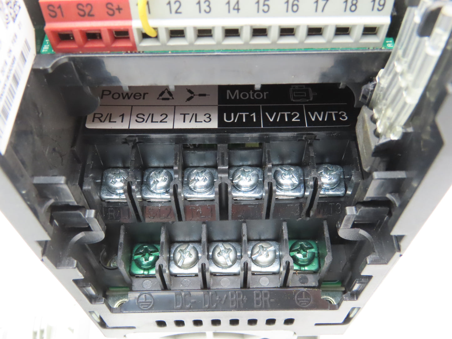 Allen Bradley 25B-D2P3N104 PowerFlex 525 VFD AC Drive 1Hp 480V 3Ph FRN 5.001