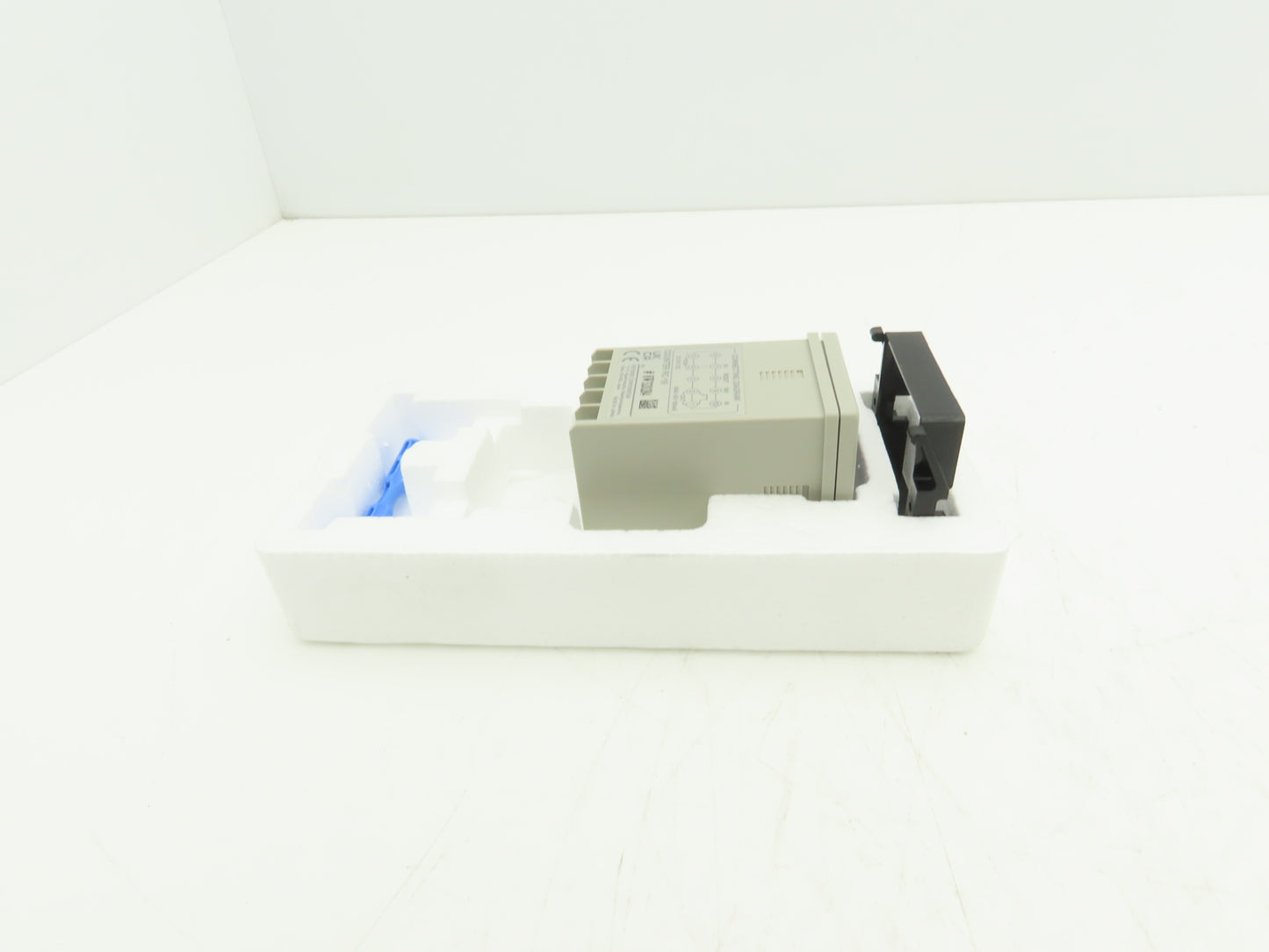 Keyence RC-19 Digital Preset Counter 4-Digit LED 12-24VDC