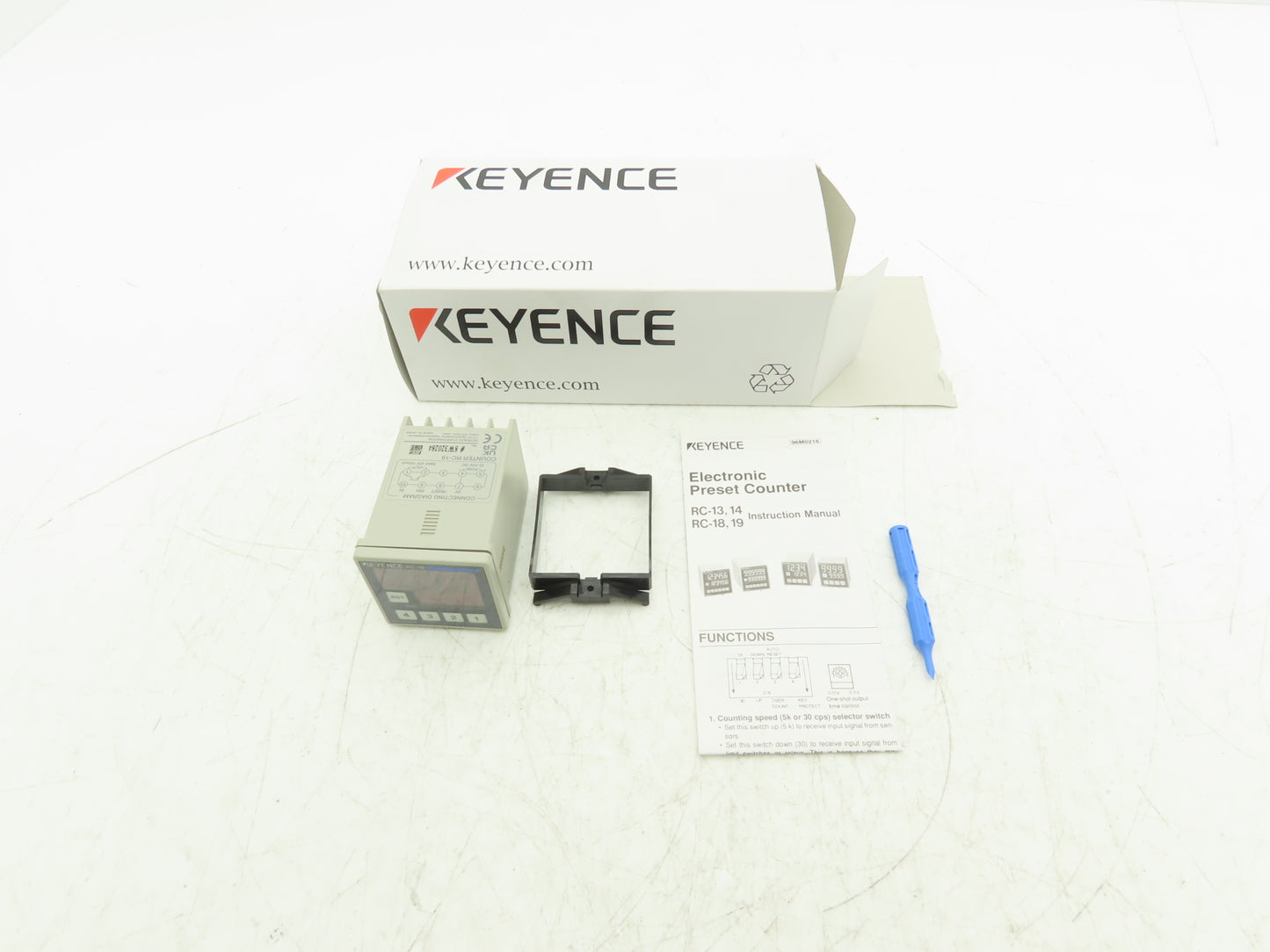 Keyence RC-19 Digital Preset Counter 4-Digit LED 12-24VDC