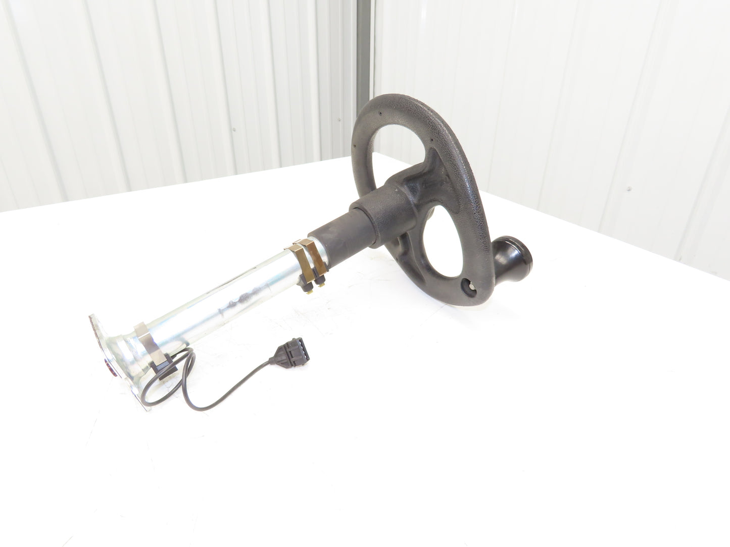 Linde Forklift  Steering Wheel & Column W/Horn Removed From E20C