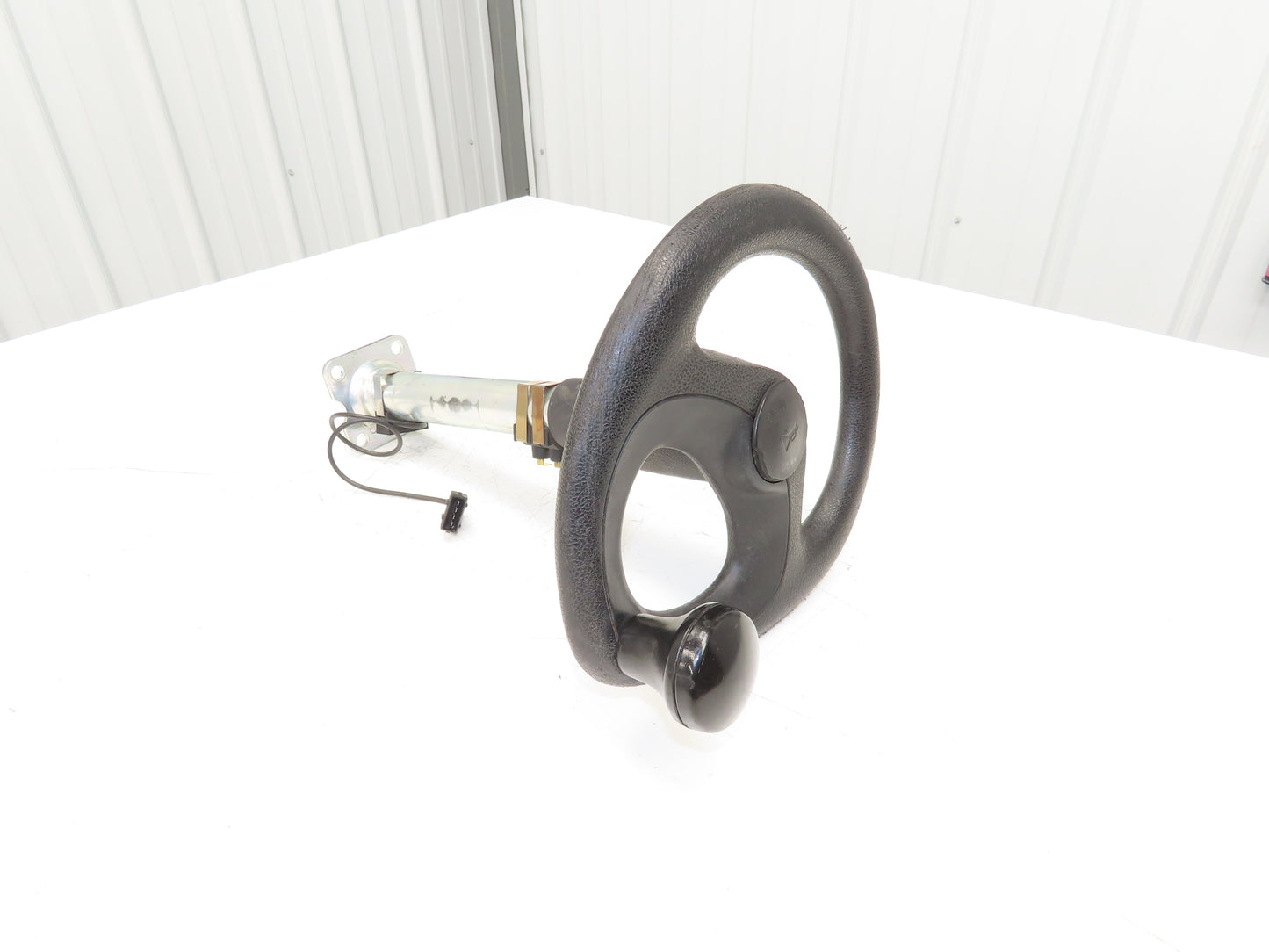 Linde Forklift  Steering Wheel & Column W/Horn Removed From E20C